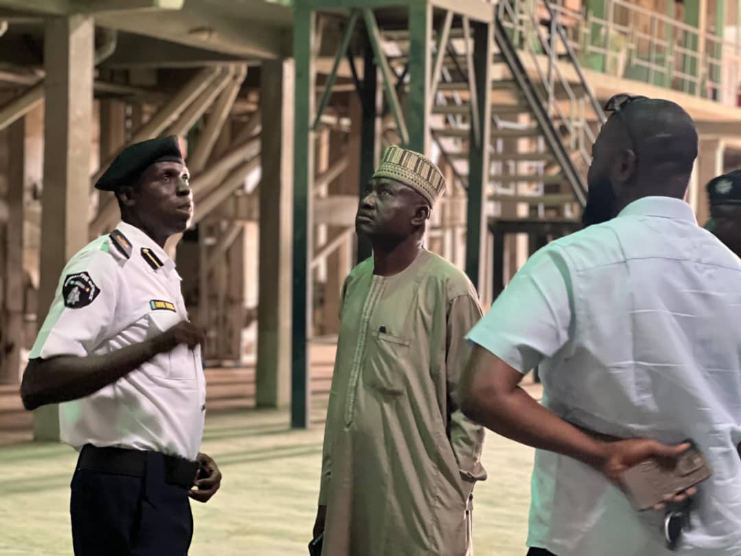Federal Fire Service Zonal Commander  Visits  Hulhulde Rice Mill