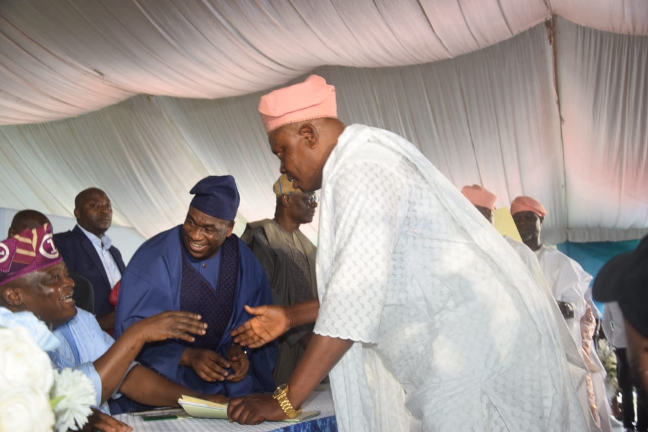 Lagos LG: Hon Jimoh Saliu Officially Assumes Mantle Of Leadership, Pledges Stringent Measures Against Crime, Criminality Lagos LG: Hon Jimoh Saliu Officially Assumes Mantle Of Leadership, Pledges Stringent Measures Against Crime, Criminality