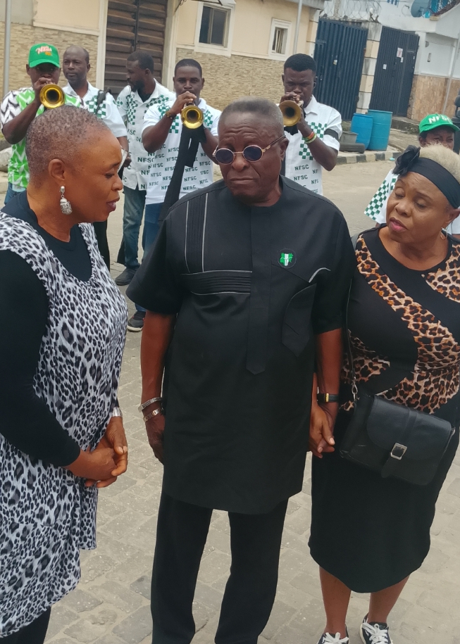 Nigeria Football Supporters Club Pays Condolence Visit To Family Of  Late  Eagles Goalkeeper, Peter Rufai Nigeria Football Supporters Club Pays Condolence Visit To Family Of  Late  Eagles Goalkeeper, Peter Rufai