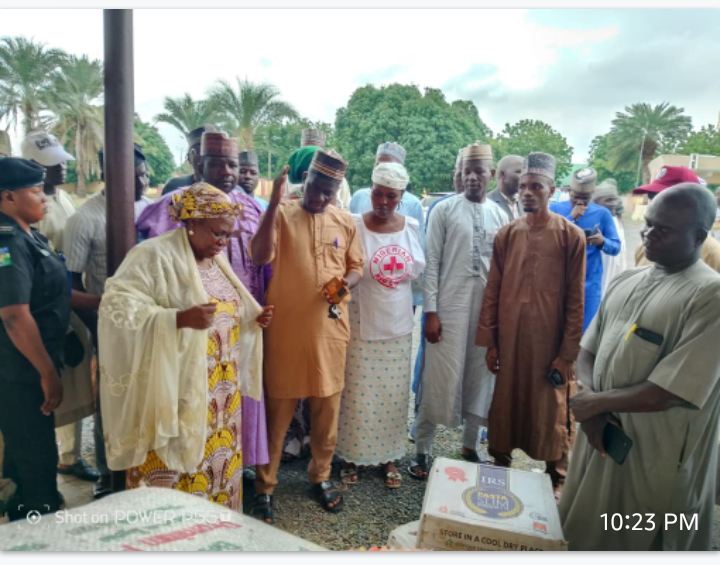 Flood Relief: Fufore Chairperson Distributes Relief Materials Flood Relief: Fufore Chairperson Distributes Relief Materials