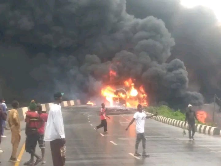 4  Sustain Injuries   As Two Tankers Collide, Explode Along Zaria-Kaduna Expressway