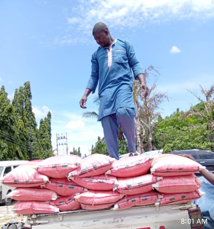 Senator Binos Distributes 945 Bags Of Grains To Constituents