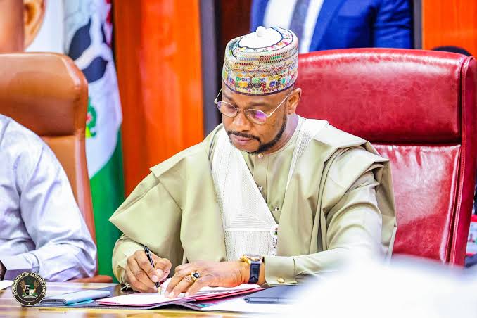 Bandits Video: Dauda Lawal Gets 7 Days Ultimatum To Disclose Locations Of Killers, Other Criminals In Zamfara Bandits Video: Dauda Lawal Gets 7 Days Ultimatum To Disclose Locations Of Killers, Other Criminals In Zamfara