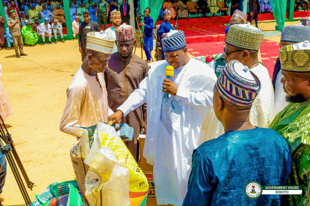 Banditry: Sokoto Govt  Supports Victims Of Attacks With  N293m, 1,540 Bags Of Food Items Banditry: Sokoto Govt  Supports Victims Of Attacks With  N293m, 1,540 Bags Of Food Items